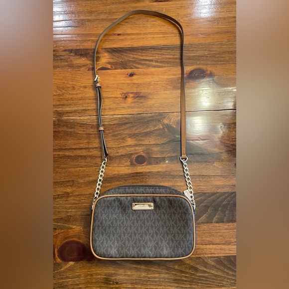 Michael Kors small purse. Excellent condition - Picture 2 of 9